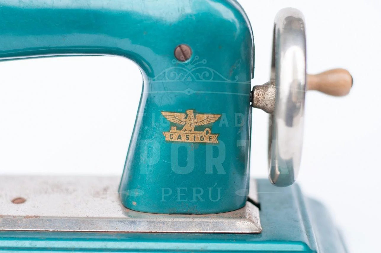 Máquina de coser de juguete marca Casige Gesch M.1470 - Imagen 3