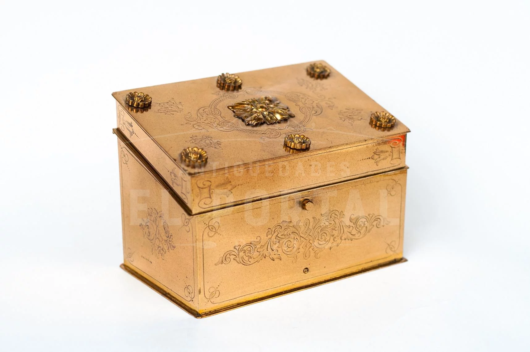 Cofre de bronce francés estilo Luis XV - Image 2