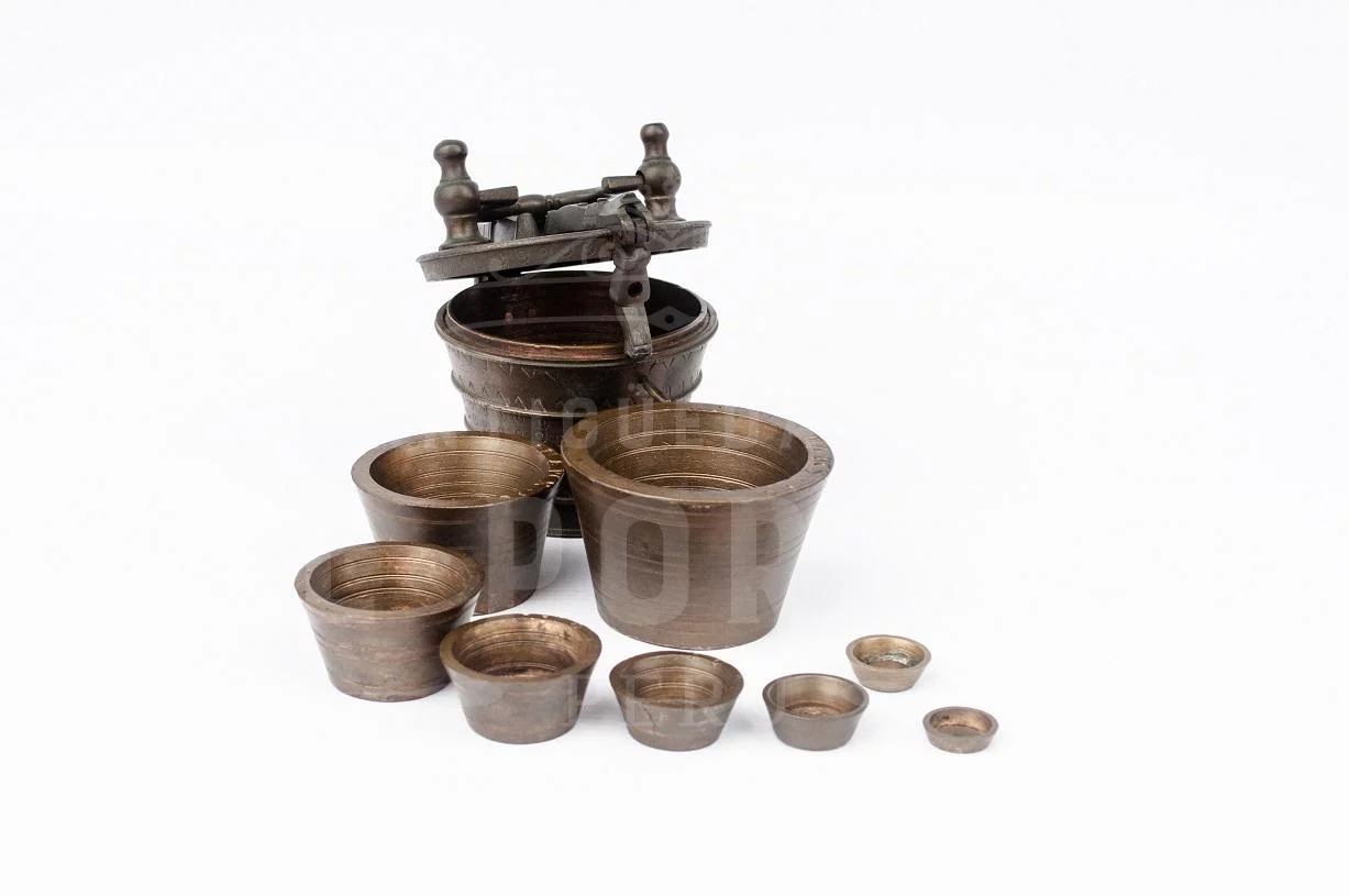 Pesas españolas de Bronce - Image 2