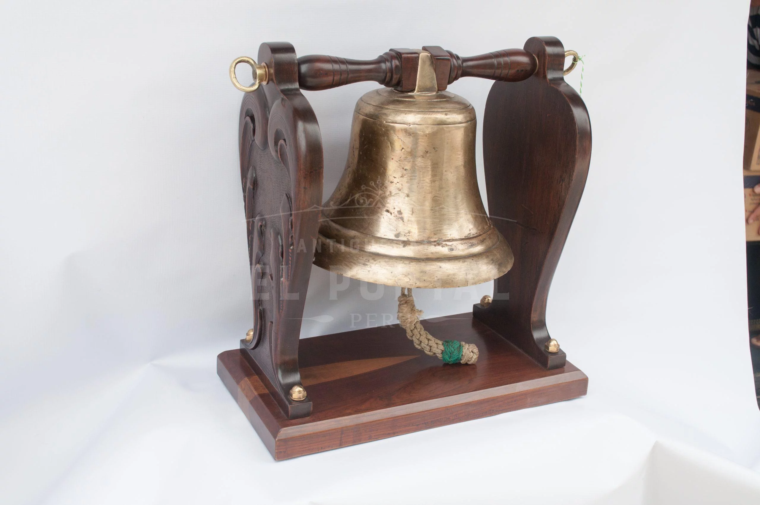 Campana de barco con base de madera - Image 3