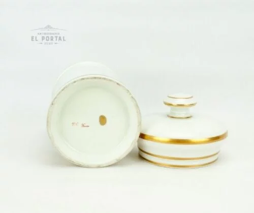 conservera de farmacia de porcelana