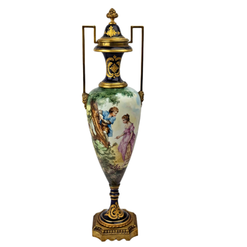 Jarrón de porcelana con tapa estilo Sèvres – CHATEAU DE BLOIS
