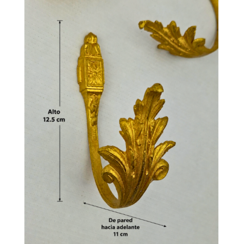 Par de ganchos de pared de bronce dorado